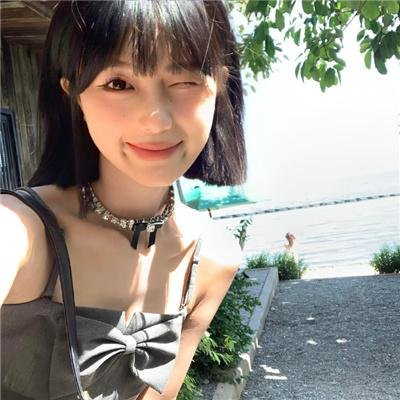 某处,某人 海报